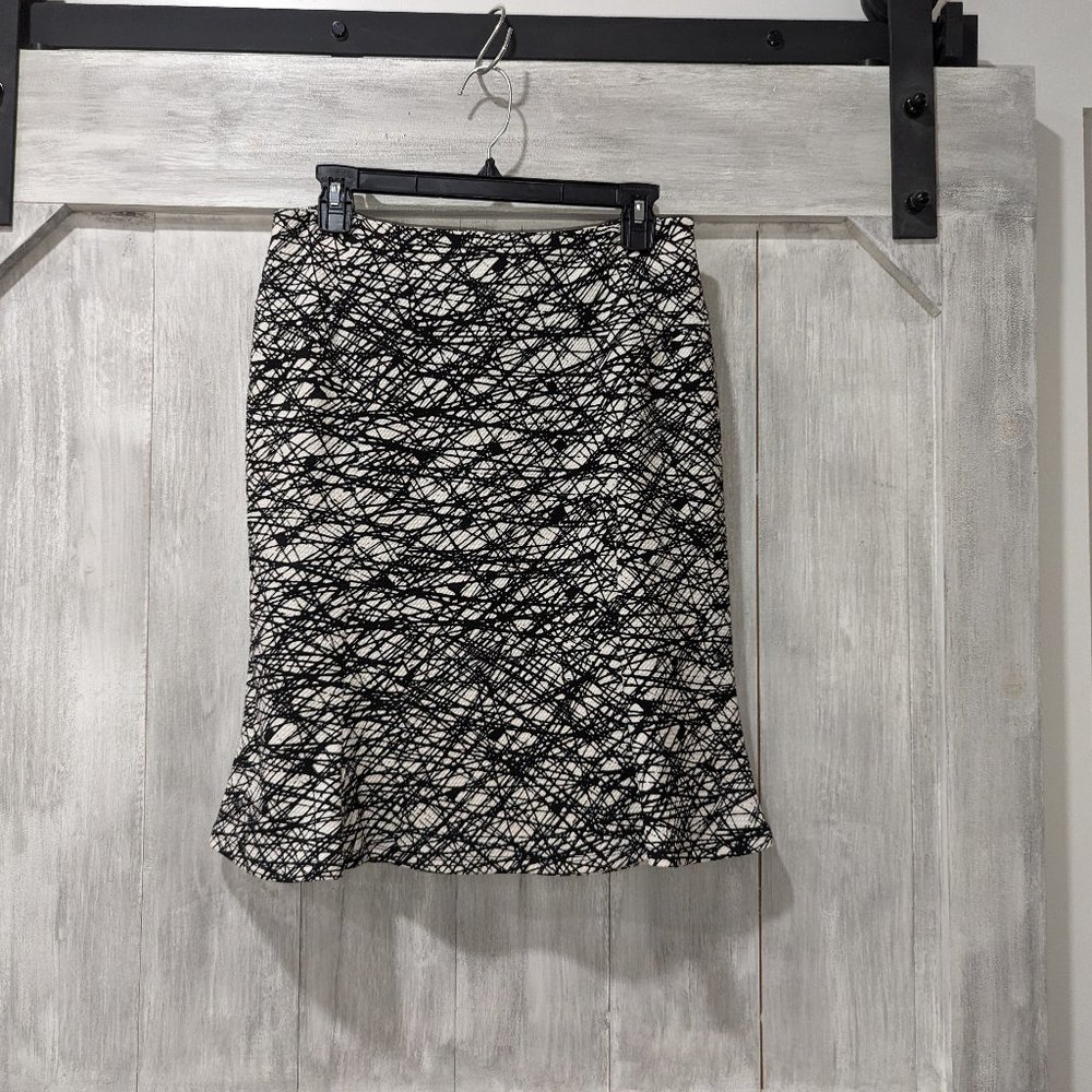 Calvin Klein Black and White Skirt Size 2